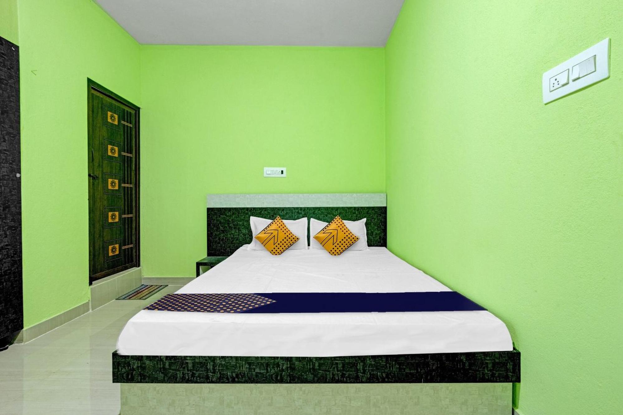 Spot On B R Comforts Krs Back Water Hotel Hosa Kannambadi Luaran gambar